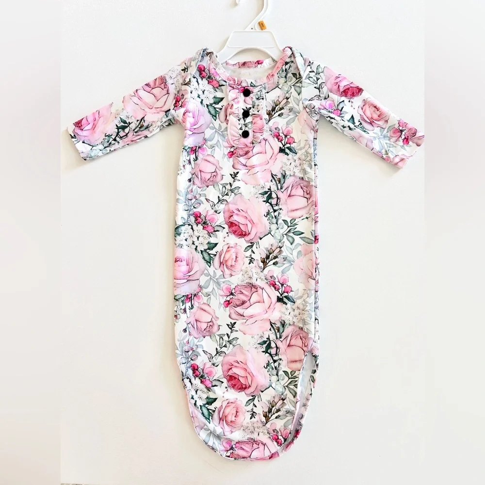 🌸 Sweet Watercolor Rose Baby Sleeper Gown – Size 1-3 Months